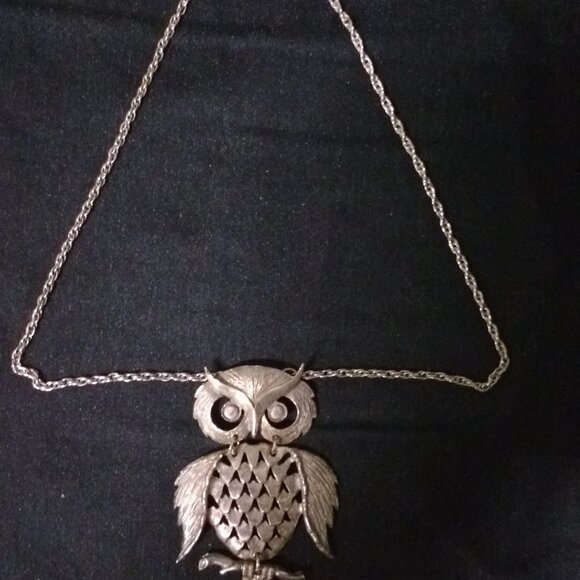 Metal Owl Pendant Necklace! - Picture 3 of 4